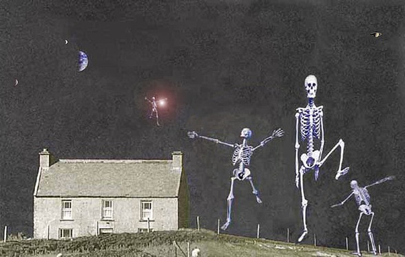 800px-HouseAndDancingSkeletons3