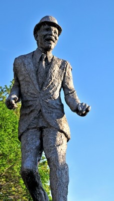 bojangles-statue