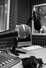 A microphone at radio station by Allessandro Bonvini