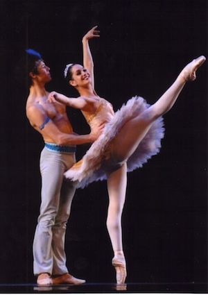 Le Corsaire Pas de Deux - Adiarys Almeida and Joseph Gatti ©USAIBC 2006