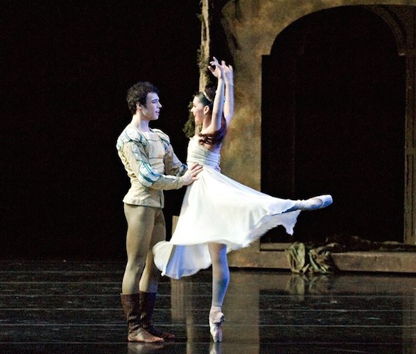 "Romeo & Juliet" with Cincinnati Ballet - Adiarys Almeida and Joseph Gatti  ©Rene Micheo