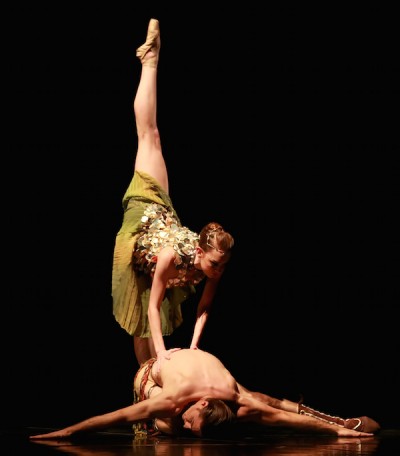 Zodiac, Choreography: Stanton Welch; Dancers: Natalie Varnum and Ian Casady as Pisces; Photo by Amitava Sarkar