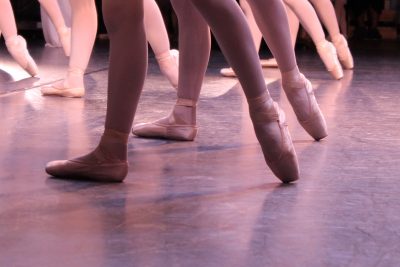 ballet-stage-lighting-by-zaimoku-woodpile