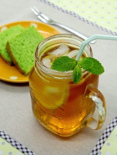 Iced tea with mint